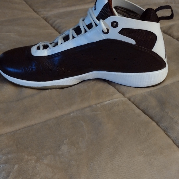 Jordan's 2012 Custom painted Sz 13 - Picture 5 of 6